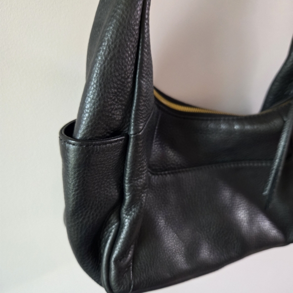 HOBO Black Pebbled Leather Shoulder Bag / HoboCondition: Excellent Pre-owned - Picture 4 of 16